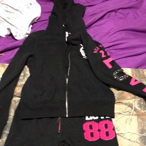 Jacket and Capri pants like new